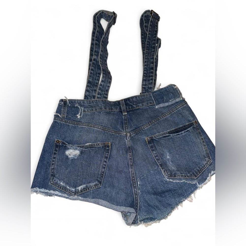 Zara Distressed Blue Denim shorts with suspenders - Picture 4 of 5